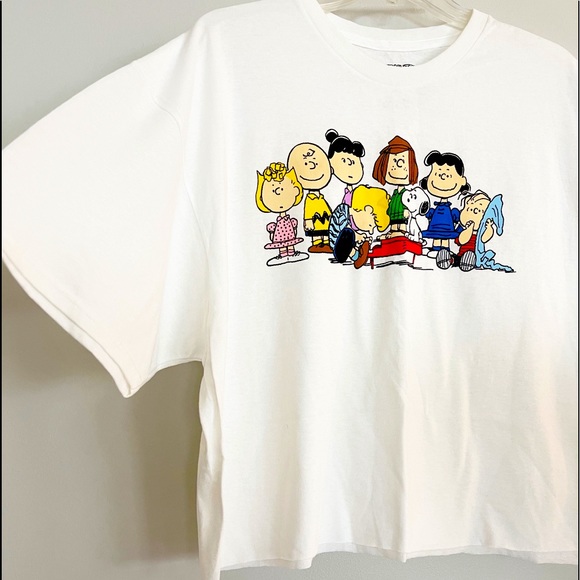 NWT The Peanuts Gang T-Shirt White Crop Raw Hem - Picture 2 of 3
